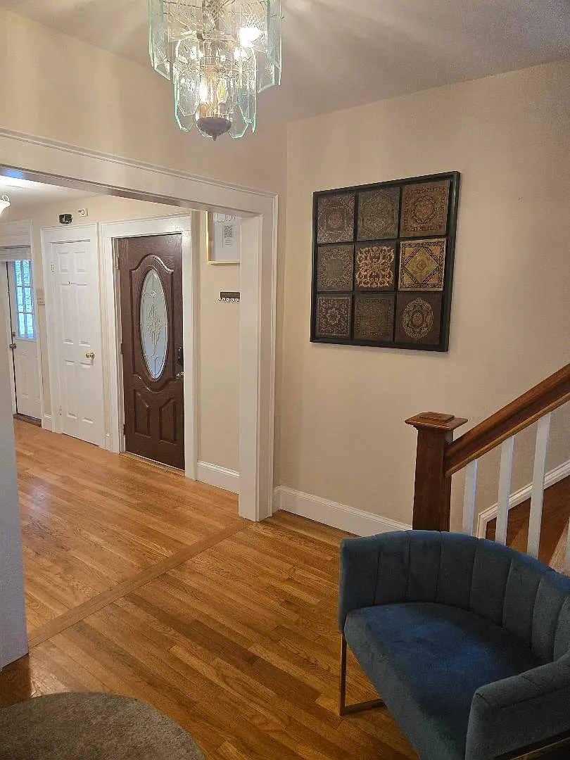 3 bed, 1050 sqft, $3,500 — Photo 4