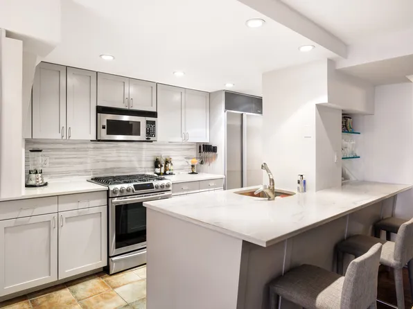 176 Broadway image 5 of 10