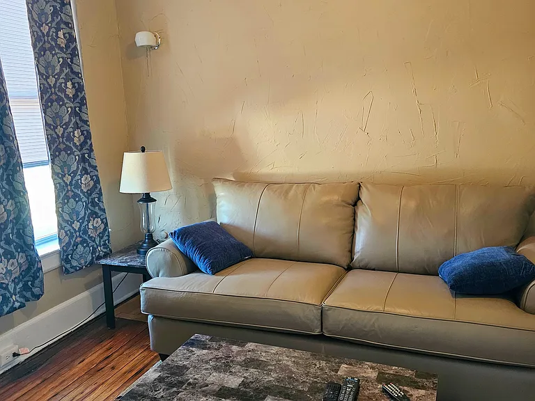 120 W Pennsylvania Ave #27 — Photo 2