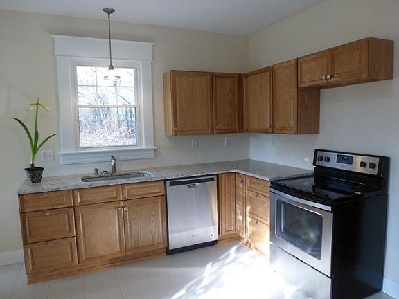 2nd image of 2529 Mount Pleasant Blvd SE