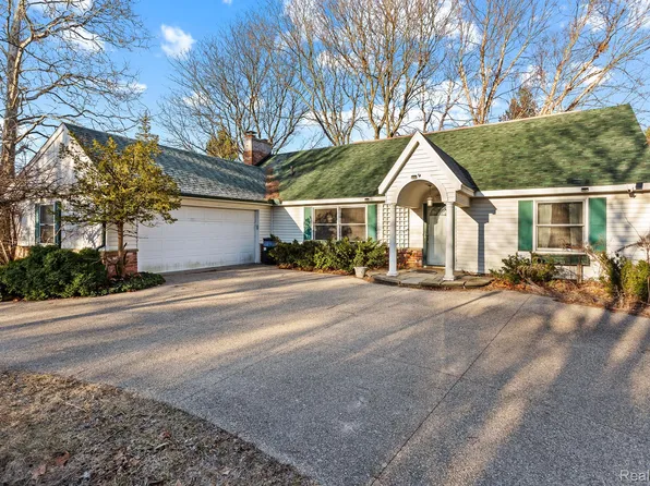 7085 Old Haggerty Rd, Canton, MI 48187