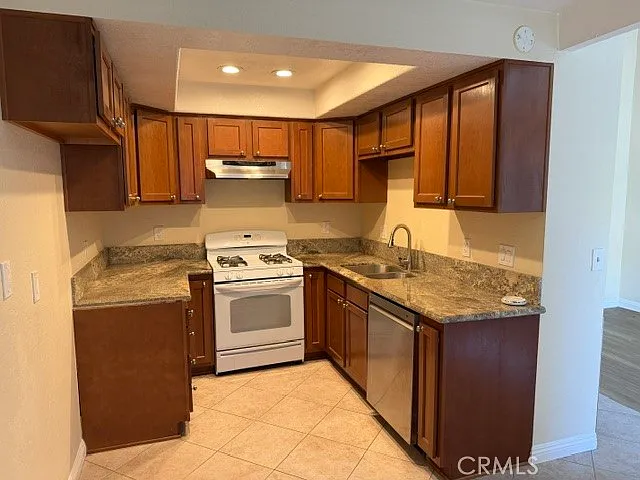 210 Toronto Ave — Photo 2