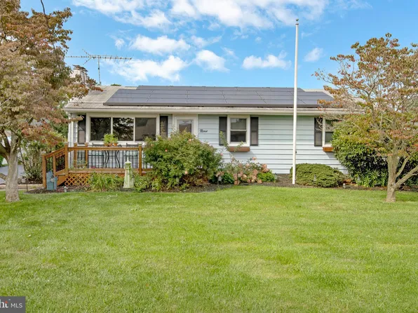 9 Cedar Ave, Bordentown, NJ 08505