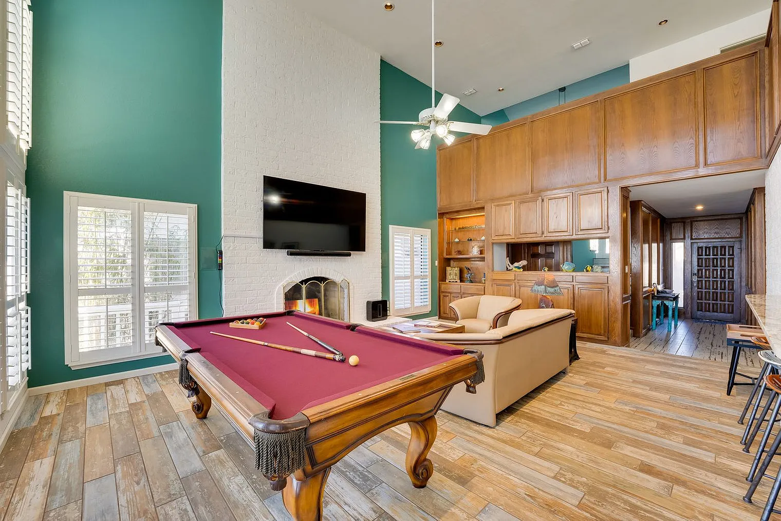 3 bed, 3.0 bath, 3046 sqft, $5,096 — Photo 3