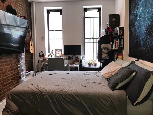 Rented by Bond New York | media 23