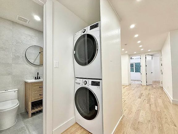 2nd image of 974 Dekalb Ave #2