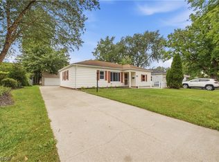 6534 Aylesworth Dr, Parma Heights, OH 44130
