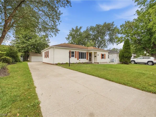 6534 Aylesworth Dr, Parma Heights, OH 44130