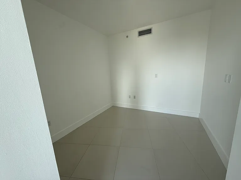 92 SW 3rd St #1506 — Photo 33