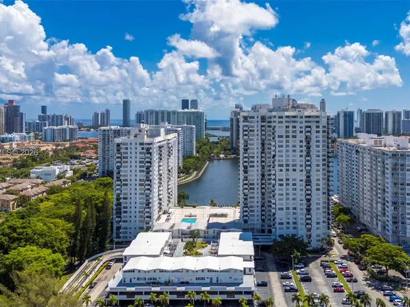 2750 NE 183rd St APT 2404, Aventura, FL 33160