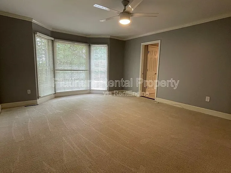 4204 N Mountain Rd NE — Photo 25