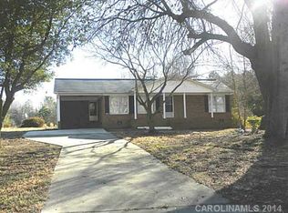 1305 Rocky River Rd, Lancaster, SC 29720