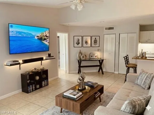 124 Santa Clara DR #15, NAPLES, FL 34104