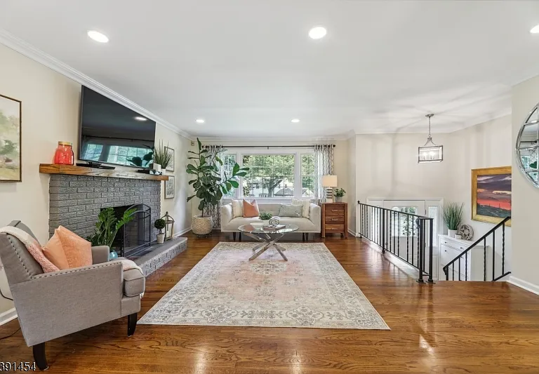 63 Whitney Dr — Photo 4