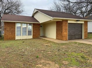 1318 E Oak St, Cushing, OK 74023