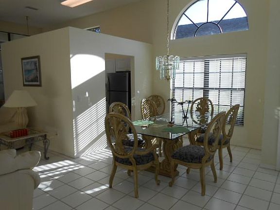 4th image of 285 Sherwood Forest Dr