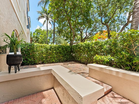 5th image of 456 E Boca Raton Road