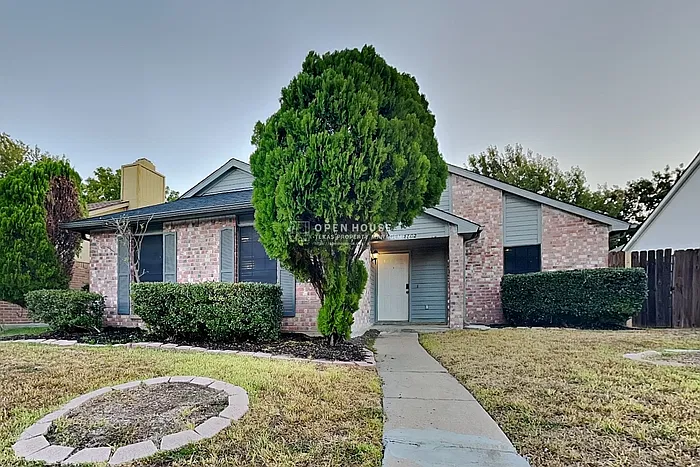 4 bed, 2.0 bath, 1677 sqft, $2,300 — Photo 1