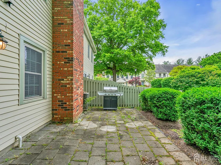 31 Fair Acres Ct — Photo 27