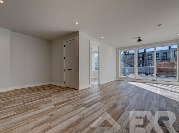 2nd image of 8 Fairview Pl #203