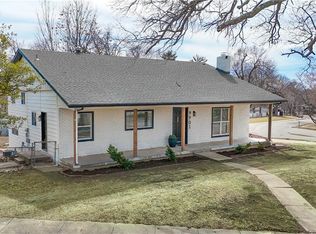 9901 Countryside Rd, Lenexa, KS 66215