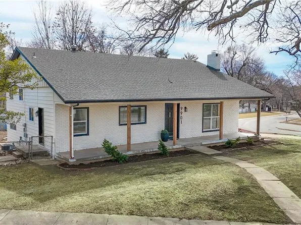 9901 Countryside Rd, Lenexa, KS 66215