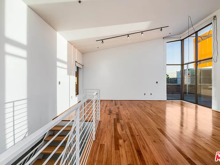 1850 Industrial St #106 — Photo 34