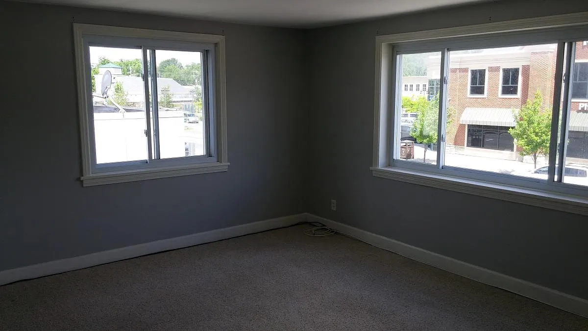3 bed, 1100 sqft, $1,800 — Photo 4
