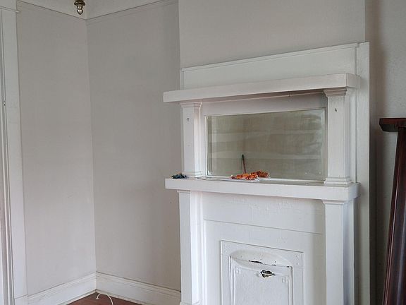 3rd image of 2412 Valence St