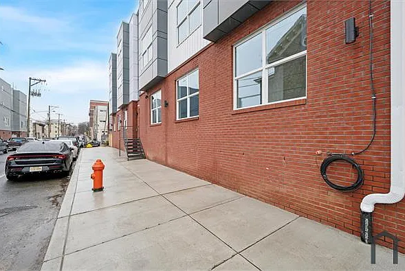 1 bed, 650 sqft, $1,200 — Photo 4