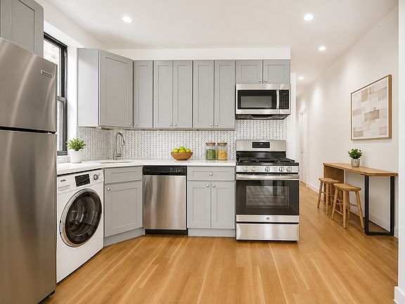 2nd image of 505 12th St APT 2B