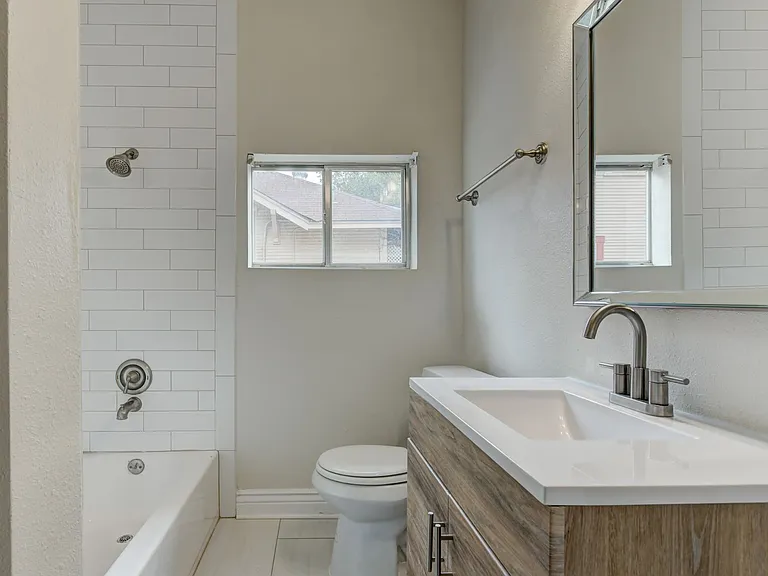 1932 W Huisache Ave — Photo 28