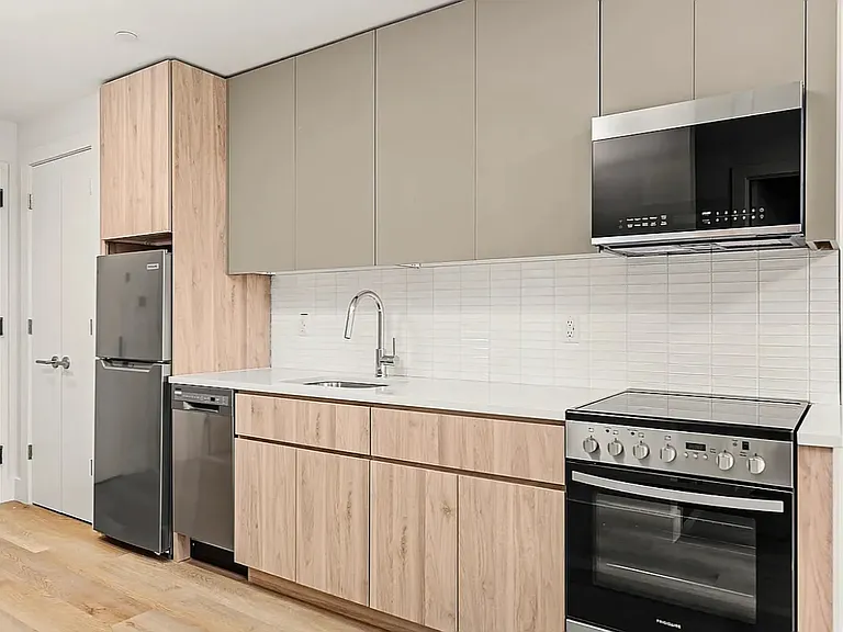 130 Willis Ave #708 — Photo 13
