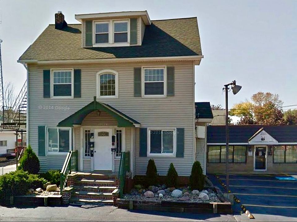 Apartment Building with parking in the rear