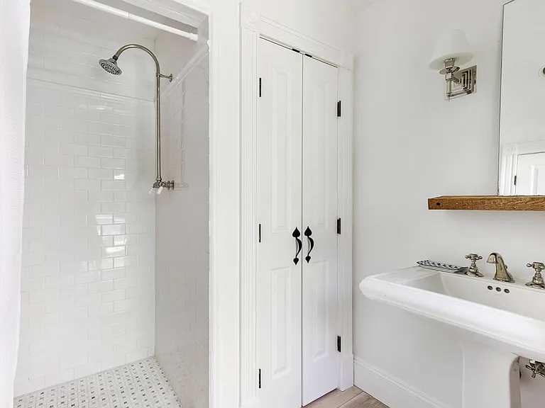 124 Meeting House Ln — Photo 32