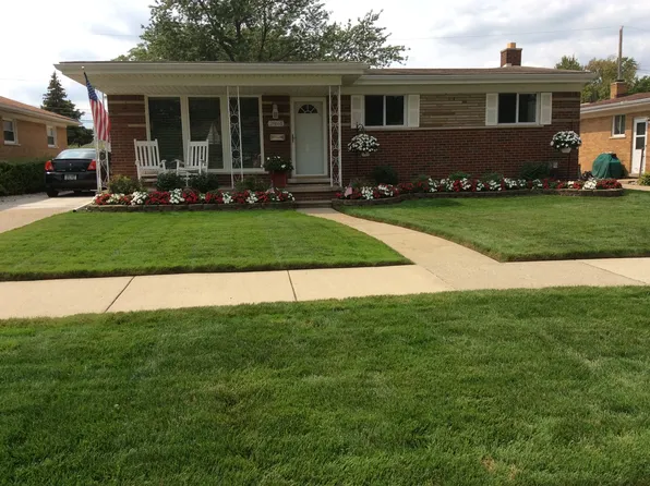 28691 Palm Beach Dr, Warren, MI 48093