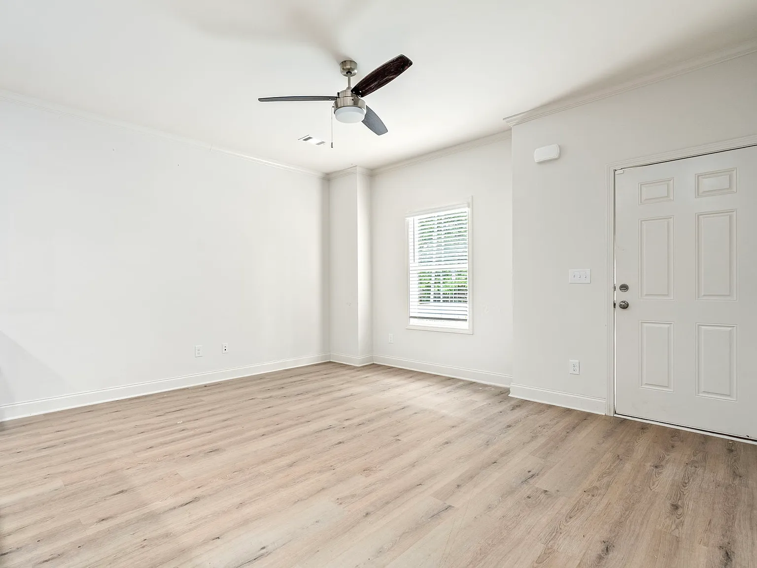 3 bed, 1500 sqft, $3,000 — Photo 3