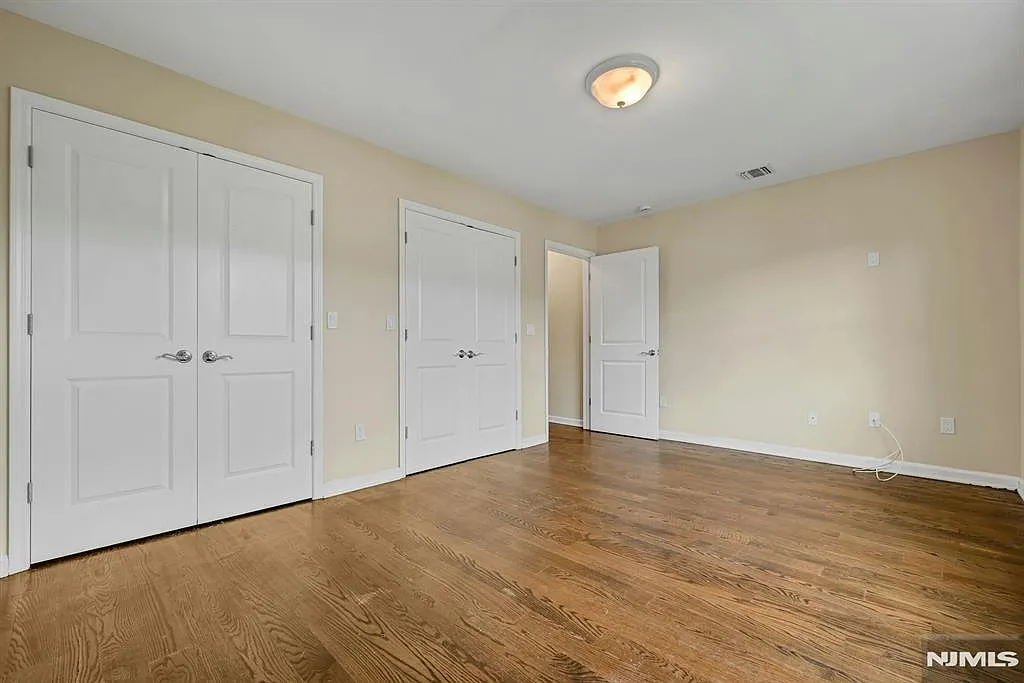 3 bed, 2.5 bath, 2250 sqft, $3,950 — Photo 4