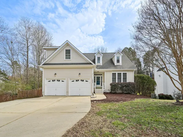 104 Hillspring Ln, Holly Springs, NC 27540