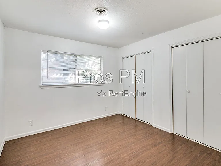 2101 Bradford Dr — Photo 4