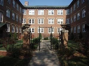 1st image of 4838 W Hutchinson St APT 104