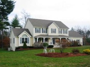 28 Bear Run Dr, Litchfield, NH 03052