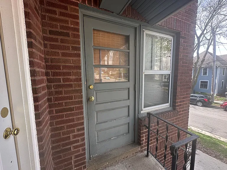 205-207 S Henry St — Photo 14