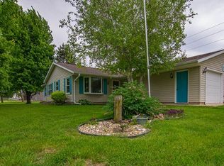 1415 Oak Ct, Hampton, IA 50441