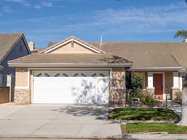 652 Teresa St — Photo 24