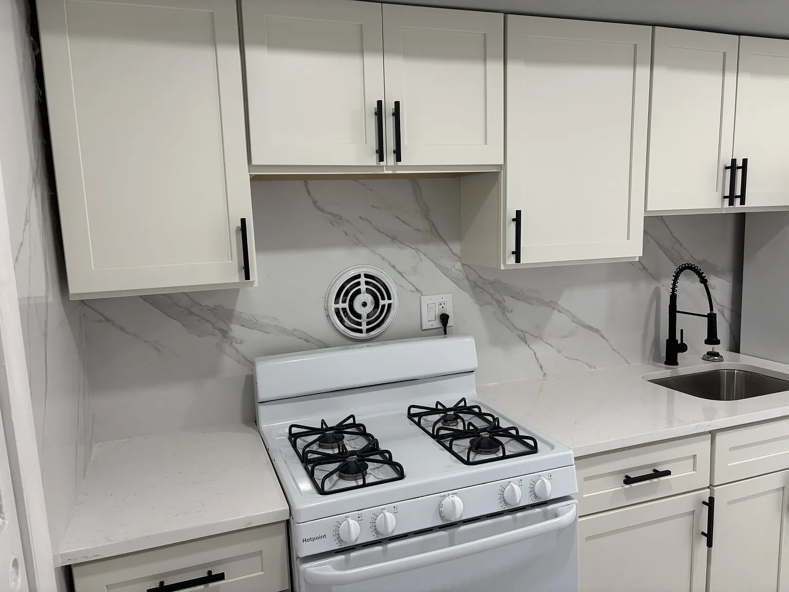 2 bed, $1,600 — Photo 4