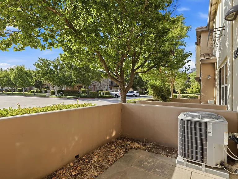 425 Regatta Ln #103-00 — Photo 39