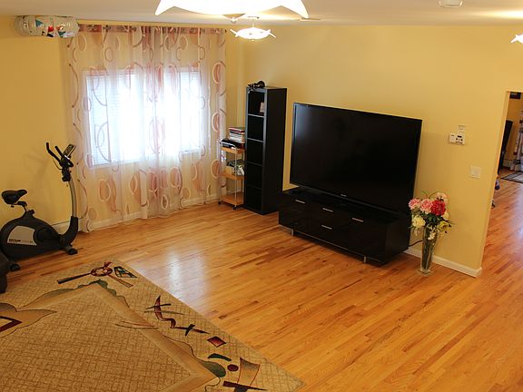5th image of 15 Pacific Ave