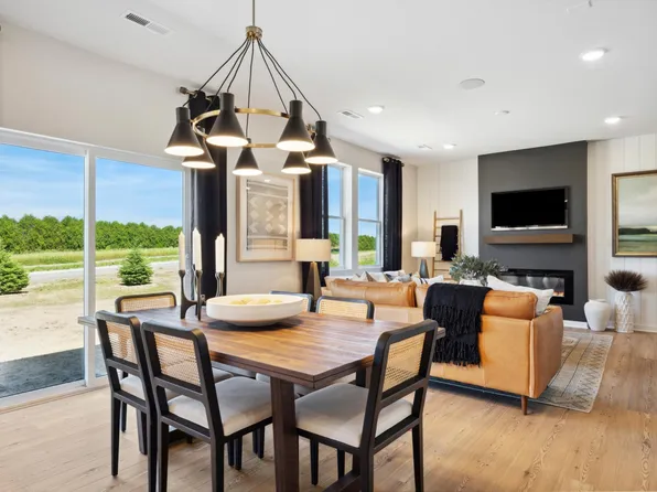 12614 Erskin St NE, Blaine, MN 55449