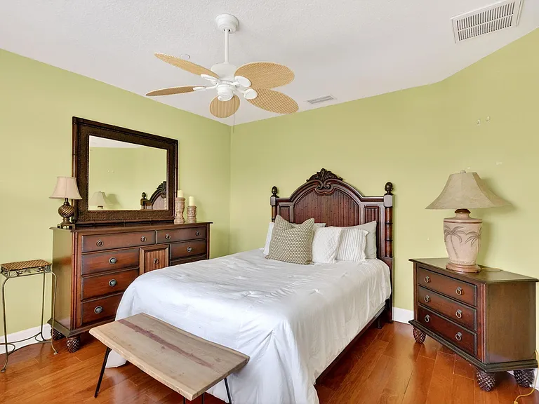 540 SW Akron Ave — Photo 22